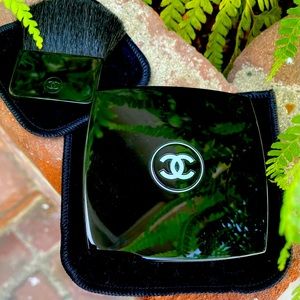 CHANEL Poudre Douce Soft Pressed Powder 20 Peche Tendre